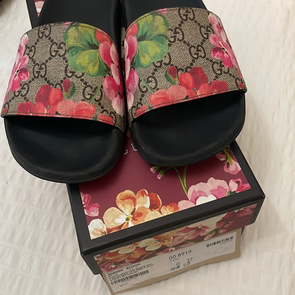 Gucci slides